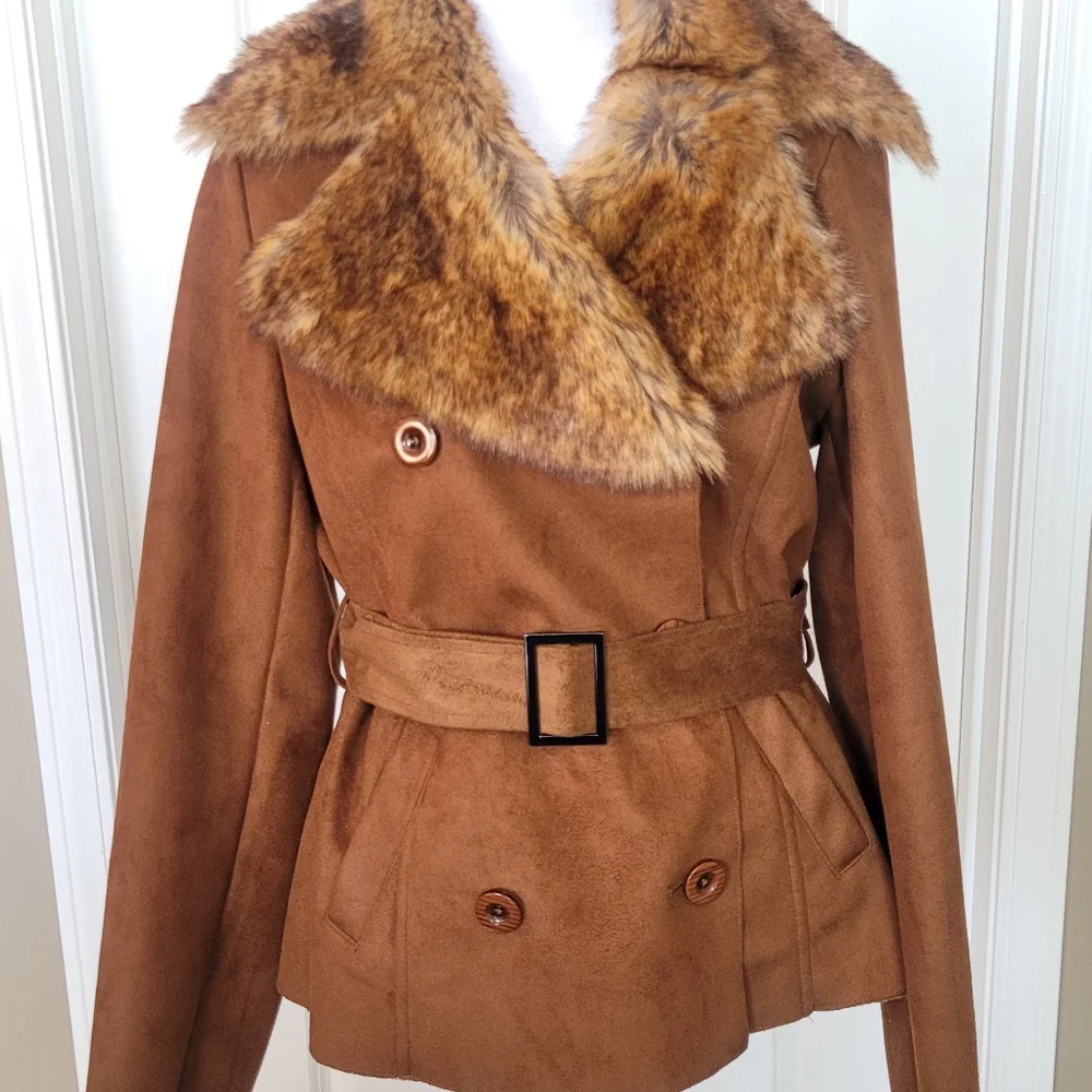 NWOT Chico's Faux Suede with Faux Fur - Perfect for the Season! - Picture 4 of 4